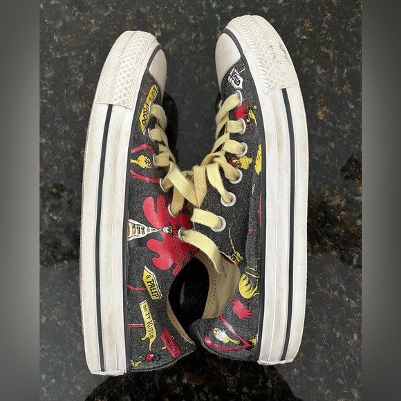 Converse All Star Sneakers   Words and Illustrations by Dr Seuss. WO 7 MEN 5 - Picture 6 of 6